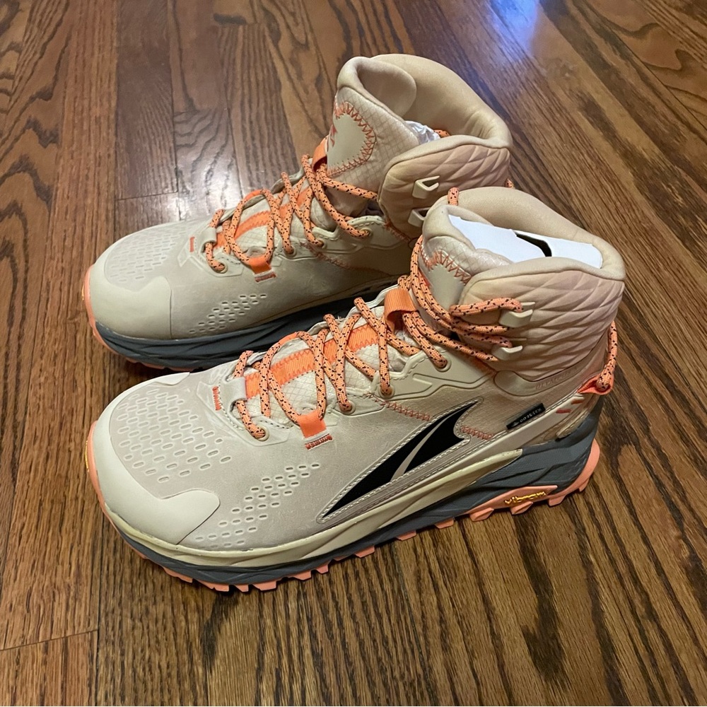ALTRA Women’s Olympus 5 Hike Mid GTX